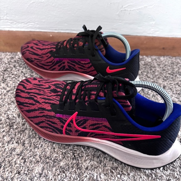 Nike Air Zoom Pegasus 38 womans running shoe Size 10 - Picture 7 of 11